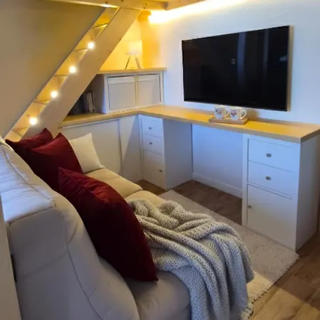 Attic Apartment, Air Conditioning, Fast Wifi * Rapallo