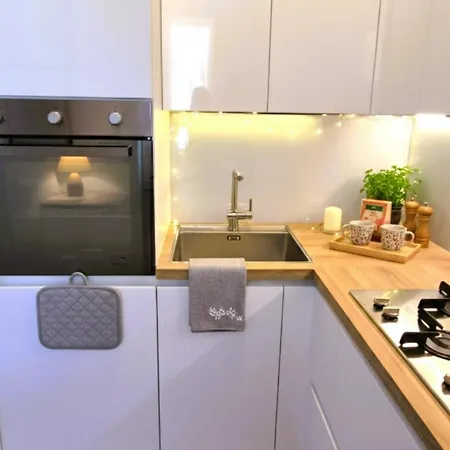 דירה Attic Apartment, Air Conditioning, Fast Wifi *