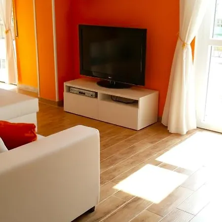 Апартаменты Attic Apartment, Air Conditioning, Fast Wifi *