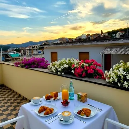 Attic Apartment, Air Conditioning, Fast Wifi Рапалло