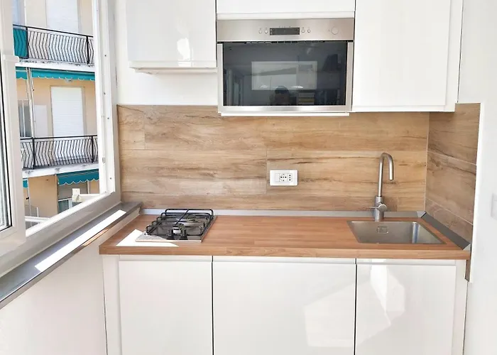 Attic Apartment, Air Conditioning, Fast Wifi