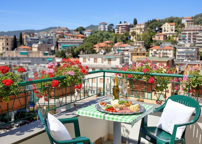 Attic Apartment, Air Conditioning, Fast Wifi * Rapallo