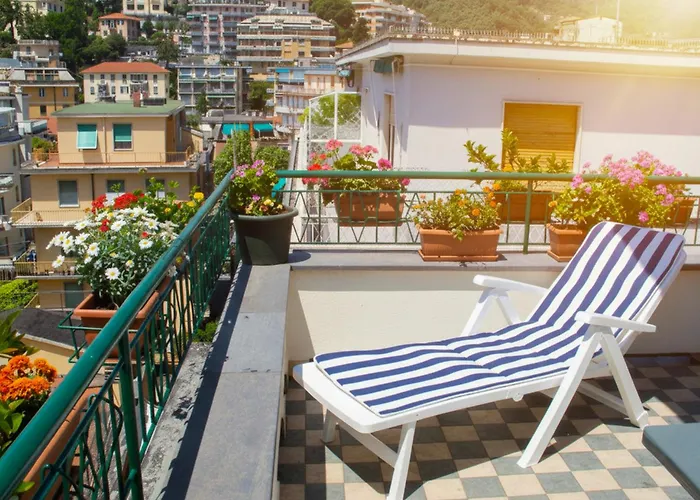 Attic Apartment, Air Conditioning, Fast Wifi *