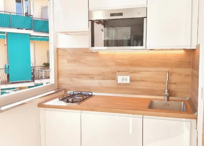 Attic Apartment, Air Conditioning, Fast Wifi Lejlighed *