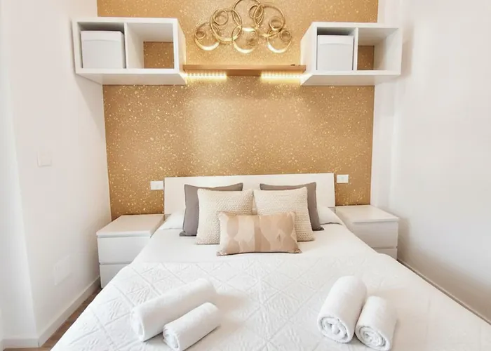 Attic Apartment, Air Conditioning, Fast Wifi * Rapallo